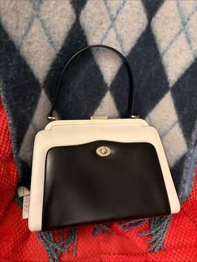 Gucci Vintage *Rare* Black and White Leather Top-Handle Kisslock Satchel